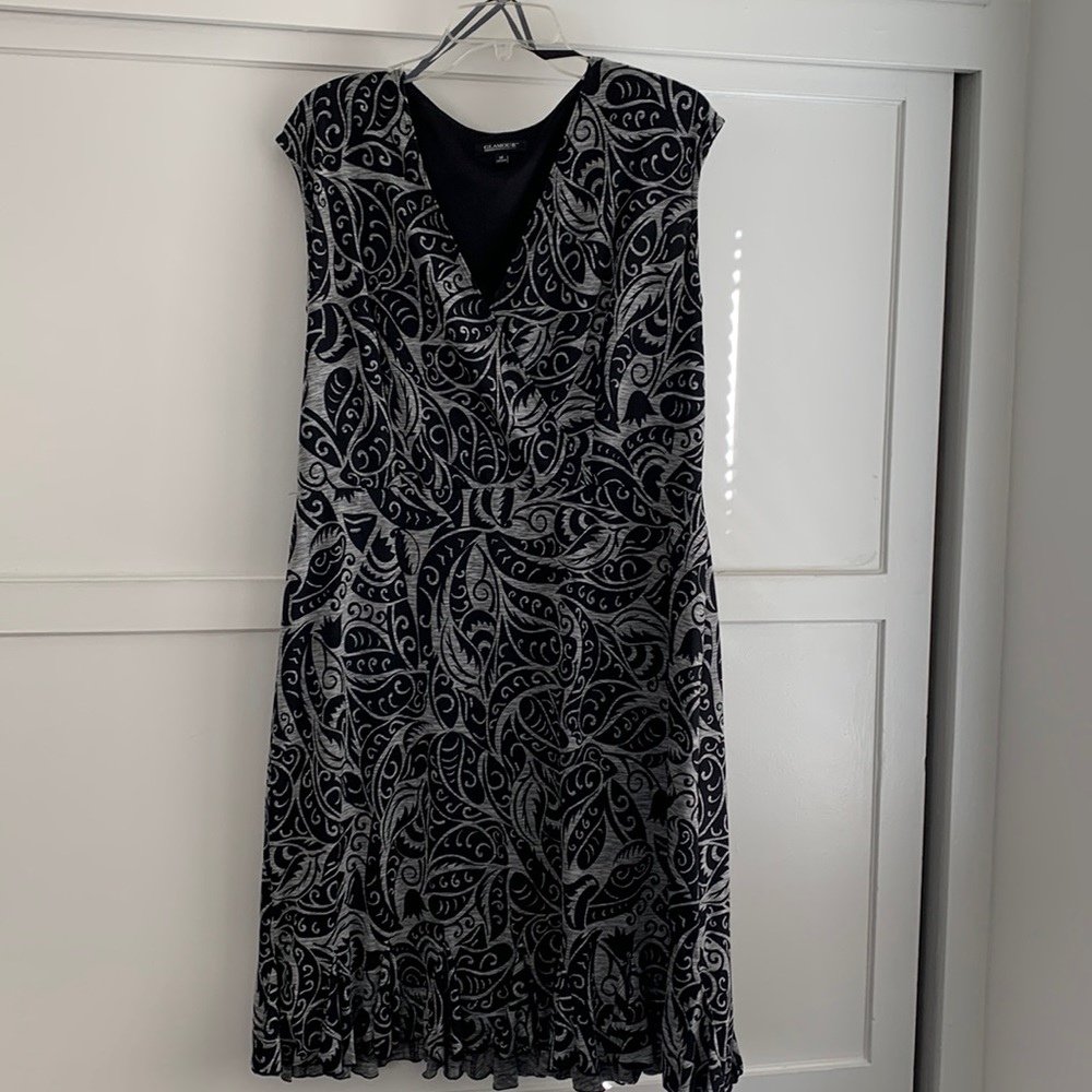 Nice evening wear black paisleys dress